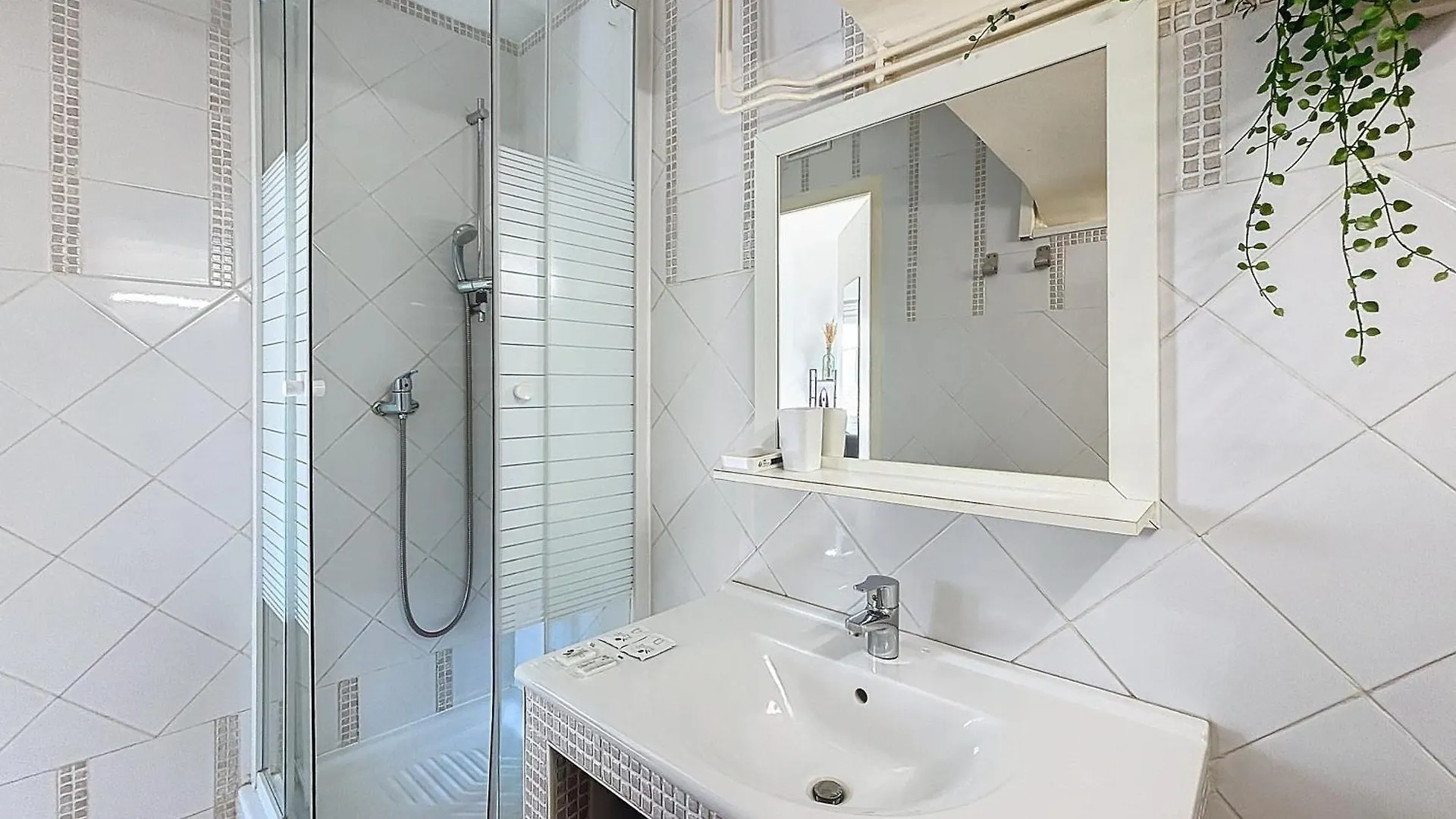 Charmant Appartement - Cours Julien - Central - Les Freres De La Loc' Marseille Apartment
